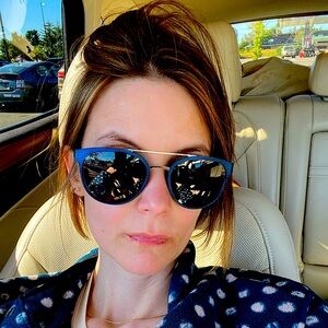 Meet your Posher, Hallie